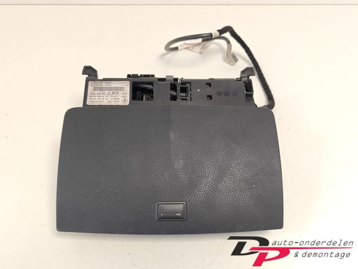 Gebruikte Display Interieur Mercedes C (W204) 3.0 C-320 CDI V6 24V Prijs € 225,00 Margeregeling aangeboden door DP Auto-onderdelen & Demontage