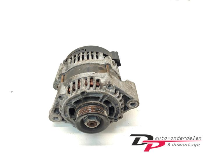 Gebruikte Dynamo Chevrolet Spark (M300) 1.0 16V Bifuel Prijs € 10,00 Margeregeling aangeboden door DP Auto-onderdelen & Demontage
