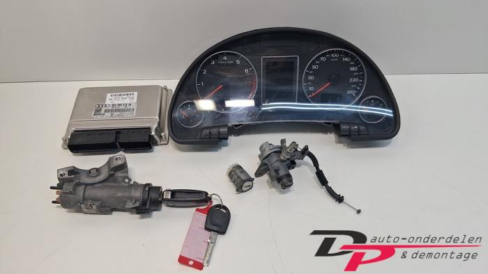 Gebruikte Kontaktslot + computer Audi A4 (B7) 1.8 T 20V Prijs € 99,00 Margeregeling aangeboden door DP Auto-onderdelen & Demontage