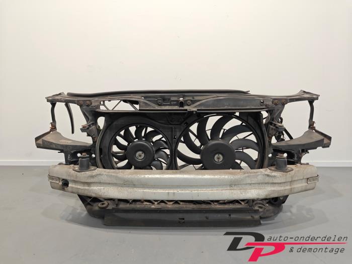 Gebruikte Frontpaneel Audi A4 (B7) 1.8 T 20V Prijs € 100,00 Margeregeling aangeboden door DP Auto-onderdelen & Demontage