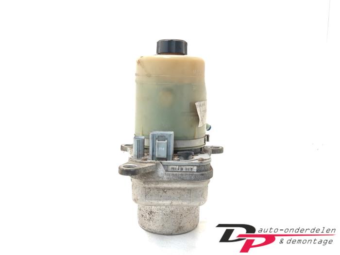 Gebruikte Pomp Servo Ford C-Max (DM2) 1.8 16V Prijs € 50,00 Margeregeling aangeboden door DP Auto-onderdelen & Demontage