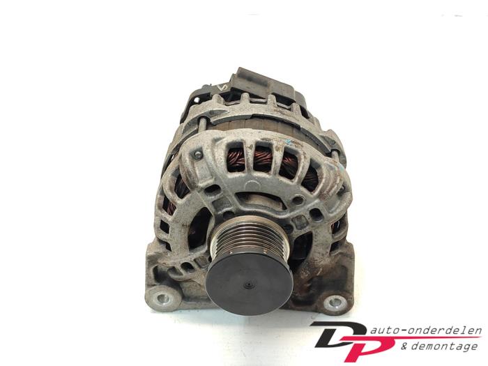 Gebruikte Dynamo Renault Captur I (2R) 0.9 Energy TCE 12V Prijs € 24,00 Margeregeling aangeboden door DP Auto-onderdelen & Demontage
