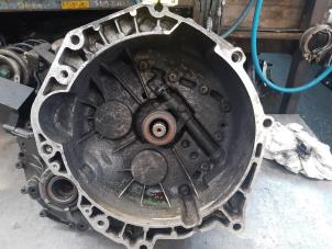 Gebruikte Versnellingsbak Mini Mini Cooper S (R53) 1.6 16V Prijs € 400,00 Margeregeling aangeboden door Uittenbogaard onderdelen BV