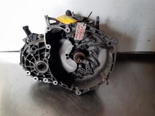 Gebruikte Versnellingsbak Alfa Romeo Giulietta (940) 1.6 JTDm 16V Prijs € 450,00 Margeregeling aangeboden door Uittenbogaard onderdelen BV