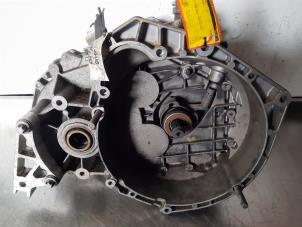 Gebruikte Versnellingsbak Fiat Bravo (198A) 1.6 JTDM Prijs € 300,00 Margeregeling aangeboden door Uittenbogaard onderdelen BV