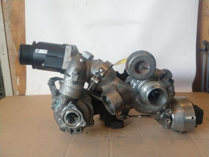 Gebruikte G-lader Volkswagen Amarok 2.0 BiTDI 16V 163 Prijs € 600,00 Margeregeling aangeboden door Uittenbogaard onderdelen BV