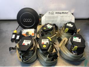 Gebruikte Module + Airbag Set Audi A8 (D3) 3.0 V6 30V Lang Prijs € 325,00 Margeregeling aangeboden door Uittenbogaard onderdelen BV