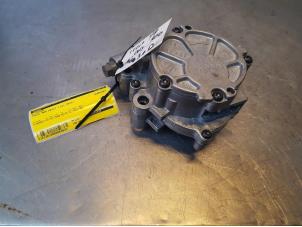 Gebruikte Oliepomp Iveco New Daily V 3.0 MultiJet II Euro V Prijs € 100,00 Margeregeling aangeboden door Uittenbogaard onderdelen BV