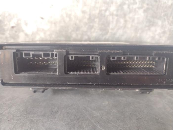 Centrale Deurvergrendelings Module van een Mazda 3 (BP) 2.0 SkyActiv-X 180 M Hybrid 16V 2020