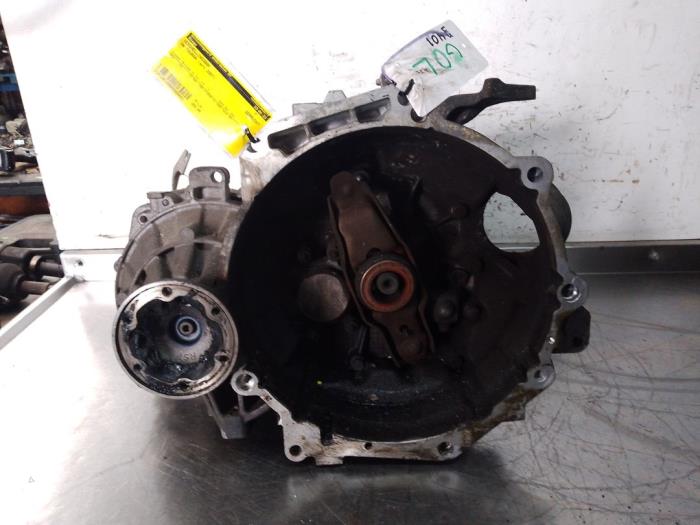 Gebruikte Versnellingsbak Volkswagen Touran (1T1/T2) 2.0 Ecofuel Prijs € 300,00 Margeregeling aangeboden door Uittenbogaard onderdelen BV