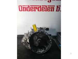 Gebruikte Versnellingsbak Mercedes A (W176) 1.6 A-180 16V Prijs € 450,00 Margeregeling aangeboden door Uittenbogaard onderdelen BV