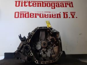 Gebruikte Versnellingsbak Renault Twingo II (CN) 1.5 dCi 90 FAP Prijs € 200,00 Margeregeling aangeboden door Uittenbogaard onderdelen BV
