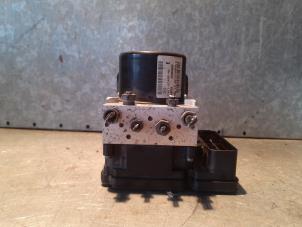 Gebruikte ABS Pomp Ford Fiesta 6 (JA8) 1.0 EcoBoost 12V 100 Prijs € 200,00 Margeregeling aangeboden door Uittenbogaard onderdelen BV