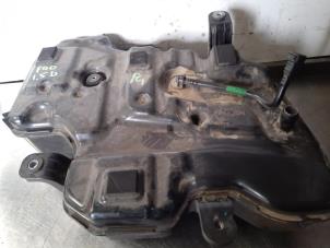 Gebruikte Adblue tank BMW 1 serie (F20) 116d 1.5 12V TwinPower Prijs € 200,00 Margeregeling aangeboden door Uittenbogaard onderdelen BV