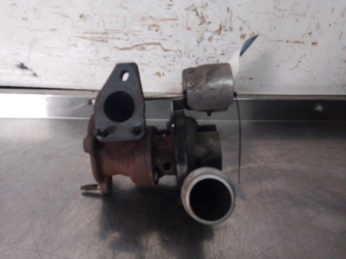 Gebruikte Turbo Renault Clio III (BR/CR) 1.5 dCi FAP Prijs € 150,00 Margeregeling aangeboden door Uittenbogaard onderdelen BV