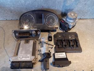 Gebruikte Contactslot + computer Volkswagen Caddy IV 1.6 TDI 16V Prijs € 350,00 Margeregeling aangeboden door Uittenbogaard onderdelen BV