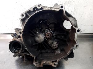 Gebruikte Versnellingsbak Seat Ibiza III (6L1) 1.4 16V 85 Prijs € 300,00 Margeregeling aangeboden door Uittenbogaard onderdelen BV