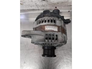 Gebruikte Dynamo Jeep Compass II (MP) 1.4 Multi Air2 16V 4x4 Prijs € 120,00 Margeregeling aangeboden door Uittenbogaard onderdelen BV