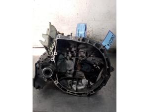 Gebruikte Versnellingsbak Peugeot 207/207+ (WA/WC/WM) 1.4 16V VTi Prijs € 250,00 Margeregeling aangeboden door Uittenbogaard onderdelen BV