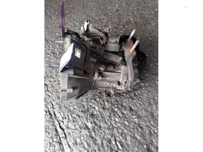 Versnellingsbak van een Opel Combo 1.3 CDTI 16V ecoFlex 2015