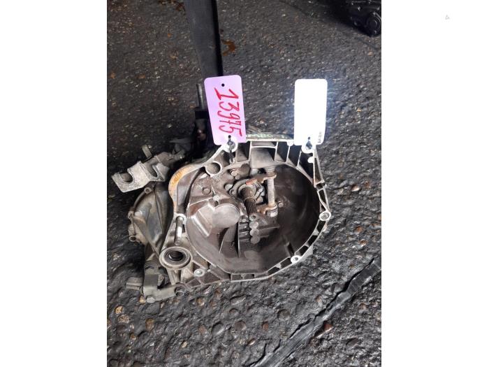 Versnellingsbak van een Opel Combo 1.3 CDTI 16V ecoFlex 2015