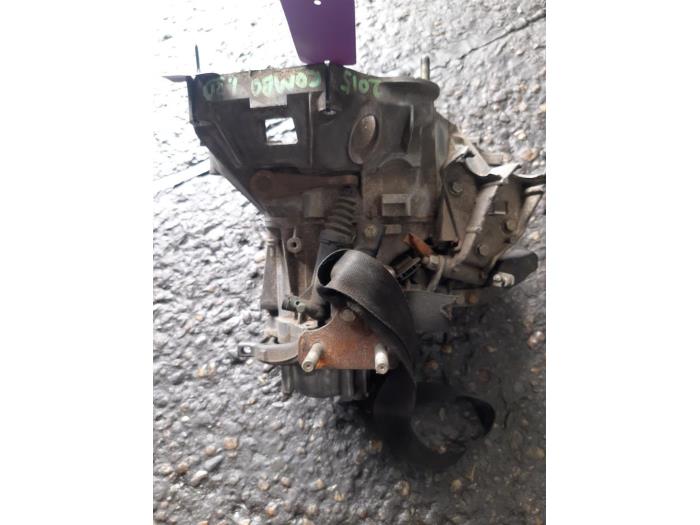 Versnellingsbak van een Opel Combo 1.3 CDTI 16V ecoFlex 2015