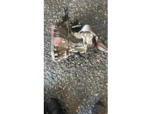 Gebruikte Versnellingsbak Dacia Logan MCV II/III/Sandero Wagon 0.9 TCE 12V Prijs € 400,00 Margeregeling aangeboden door Uittenbogaard onderdelen BV