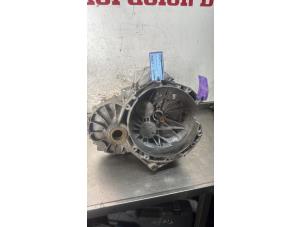 Gebruikte Versnellingsbak Ford Transit 2.2 TDCi 16V Prijs € 650,00 Margeregeling aangeboden door Uittenbogaard onderdelen BV