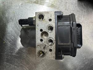 Gebruikte ABS Pomp BMW 7 serie (E65/E66/E67) 735i,Li 3.6 V8 32V Prijs € 180,00 Margeregeling aangeboden door Uittenbogaard onderdelen BV