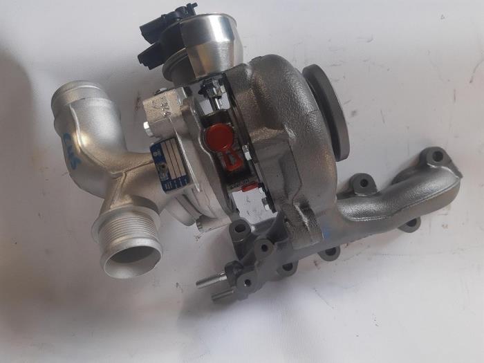 Turbo van een Volkswagen Polo V (6R) 1.4 TDI 12V 90 2016