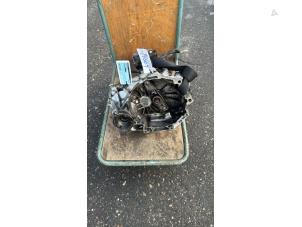 Gebruikte Versnellingsbak Volkswagen Golf V (1K1) 2.0 SDI Prijs € 250,00 Margeregeling aangeboden door Uittenbogaard onderdelen BV