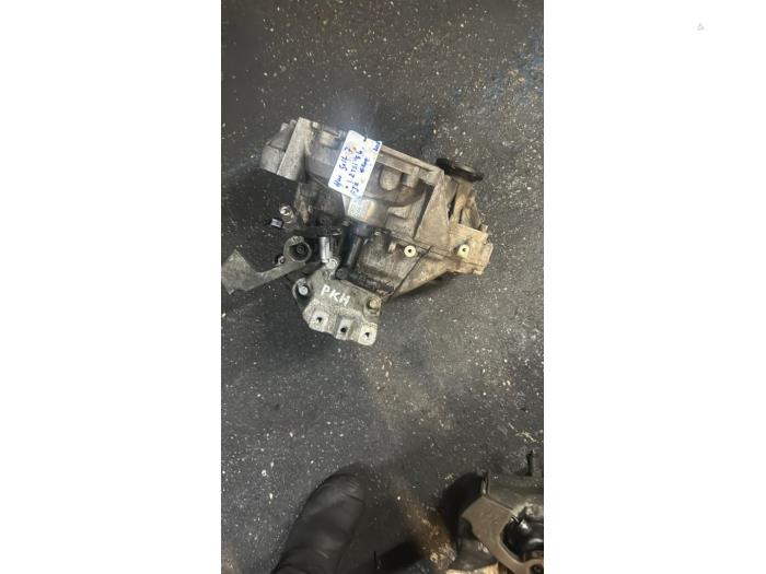 Gebruikte Versnellingsbak Ford Focus 3 1.0 Ti-VCT EcoBoost 12V 100 Prijs € 450,00 Margeregeling aangeboden door Uittenbogaard onderdelen BV