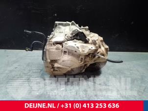 Volvo V70 Gearbox O1702 photo 3