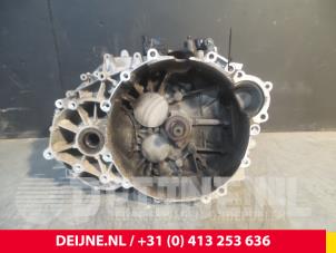 Volvo V40 Versnellingsbak O2054 foto 2
