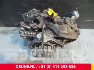 Volvo V40 Versnellingsbak O2055 foto 3