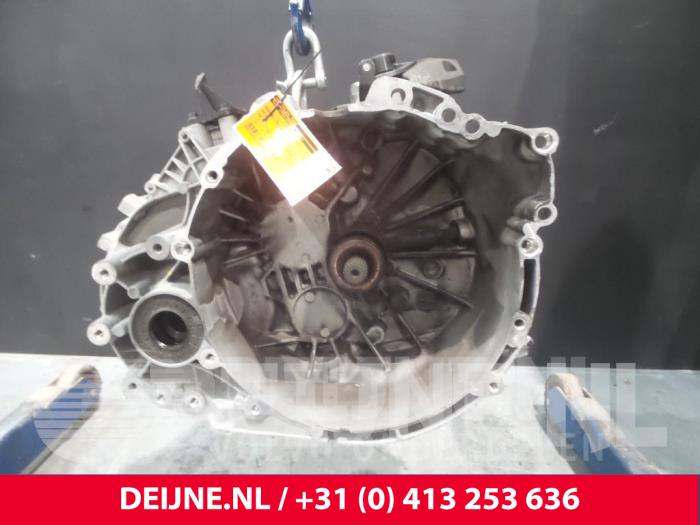 Volvo V40 Gearbox O2062