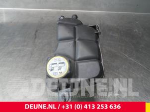 Volvo V70 Ausgleichsbehälter O2960 foto 3
