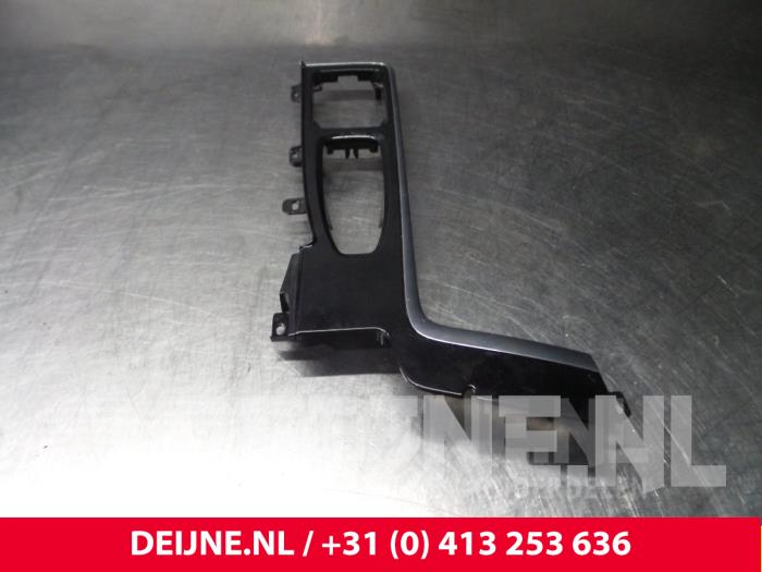 Volvo V90 Middle console O3073
