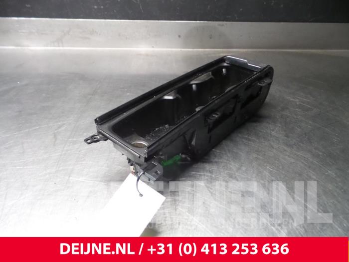 Volvo V90 Middle console O3074