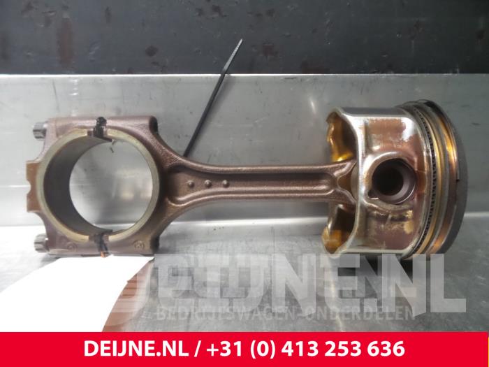 Gebruikte Zuiger Volvo V70/S70 Prijs € 121,00 Inclusief btw aangeboden door van Deijne Onderdelen Uden B.V.