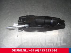 Volvo V70 Front seatbelt, right O3312 photo 2