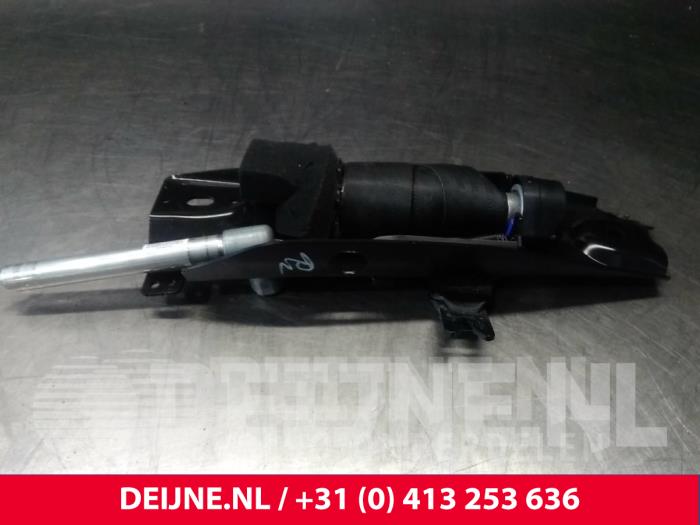Volvo V70 Veiligheidsgordel rechts-voor O3320