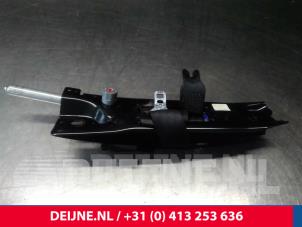 Volvo V70 Front seatbelt, right O3320 photo 2