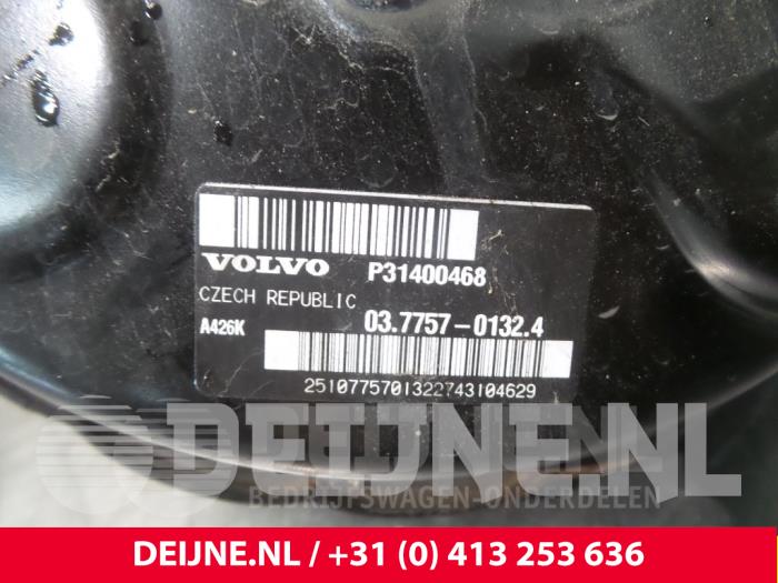 Rembooster van een Volvo XC60 I (DZ) 2.4 D5 20V AWD Geartronic 2014