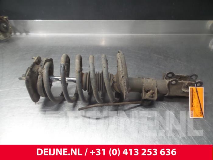 Volvo S80 Stoßdämpferstrebe rechts vorne O3633
