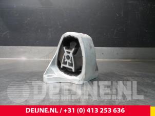 Gebruikte Motorrubber Volvo V90 II (PW) 2.0 T4 16V Prijs € 20,00 Margeregeling aangeboden door van Deijne Onderdelen Uden B.V.