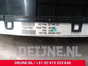 Volvo XC70 Odometer KM O3905 photo 3