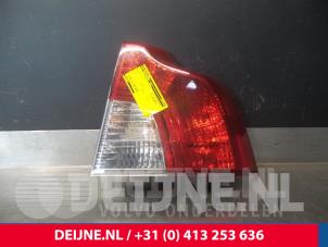 Gebruikte Achterlicht rechts Volvo S40 (MS) 1.6 D2 Prijs € 60,00 Margeregeling aangeboden door van Deijne Onderdelen Uden B.V.