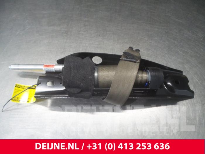 Volvo V70 Veiligheidsgordel links-voor O4528