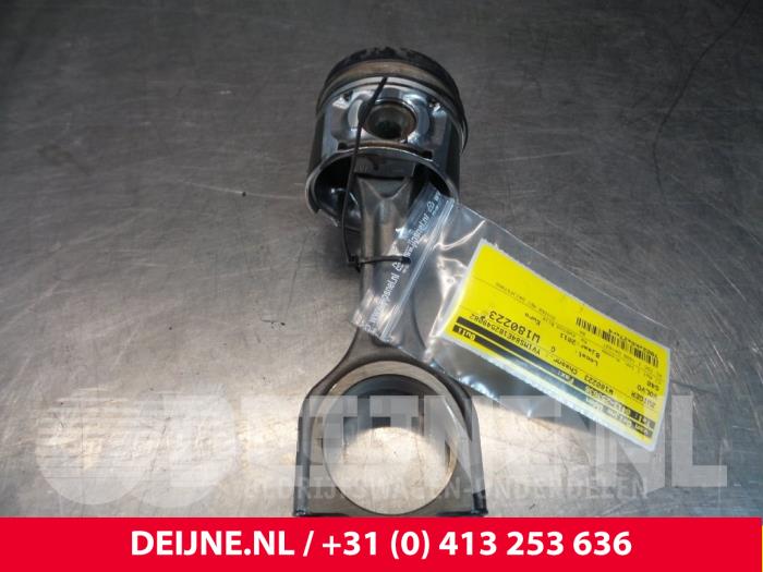 Gebruikte Zuiger Volvo S40 (MS) 1.6 D2 Prijs € 75,00 Margeregeling aangeboden door van Deijne Onderdelen Uden B.V.